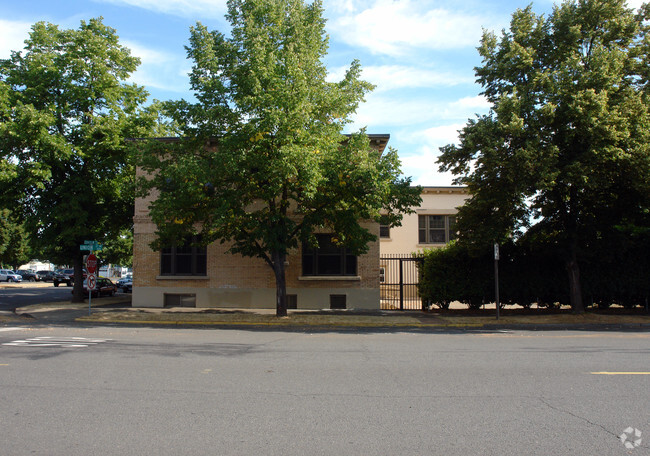 Building Photo - Marion Apartments