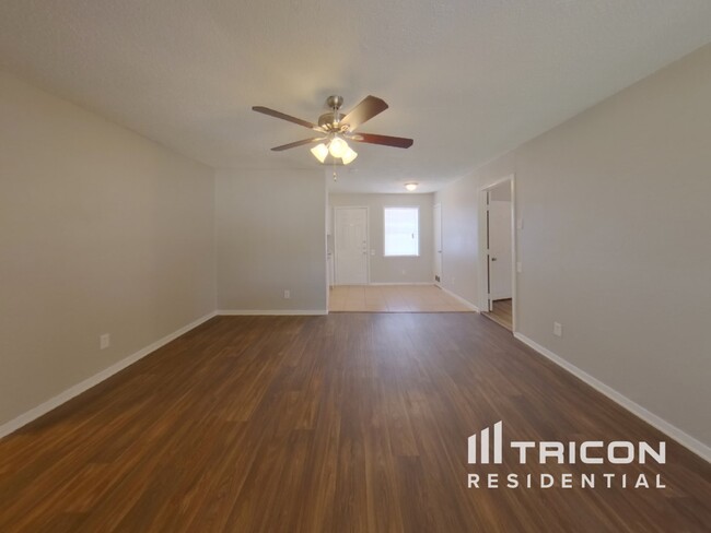 Building Photo - 703 Parker Circle Garland TX