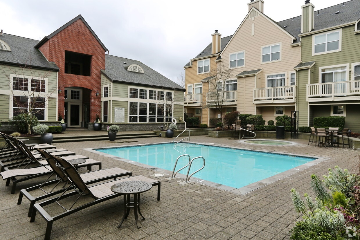 LionsGate North Apartments 15900 NE 83rd St Redmond, WA