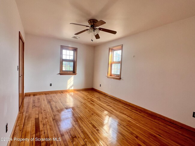 Building Photo - 1207 S Webster Ave