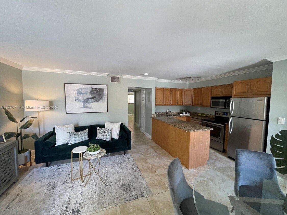 4050 NE 12th Terrace Unit 121, Oakland Park, FL 33334 Condo for Rent