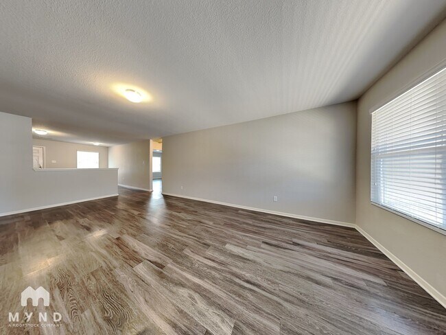 Foto del edificio - 9208 Pleasant Valley Dr