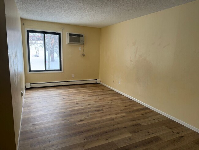 Foto del edificio - 3-Bedroom Condo for Rent in Eagan - Available Now!