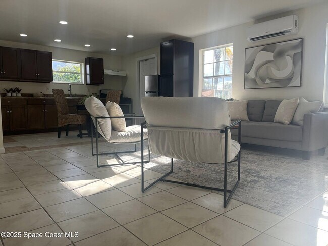 Foto del edificio - 2027 Wallace Ave