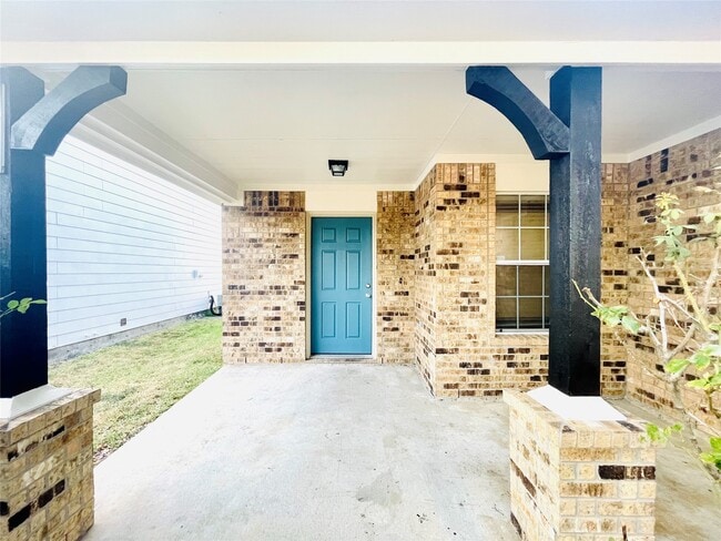 Foto del edificio - 24542 Lakecrest Village Dr