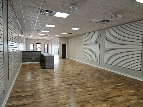 Foto del edificio - 710 S Main St