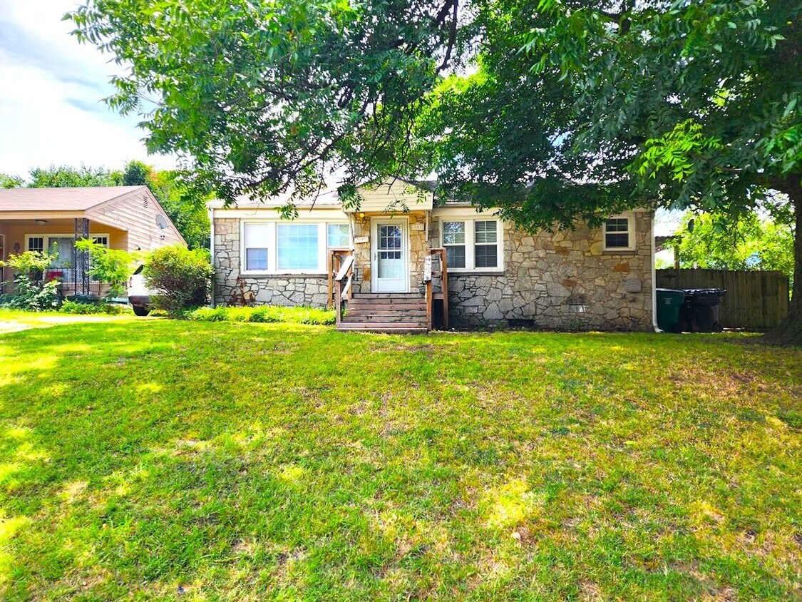Primary Photo - 2 Bed 1 Bath 2 Covered Carport in Corbin P...