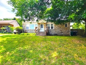 Building Photo - 3944 NW 13th St