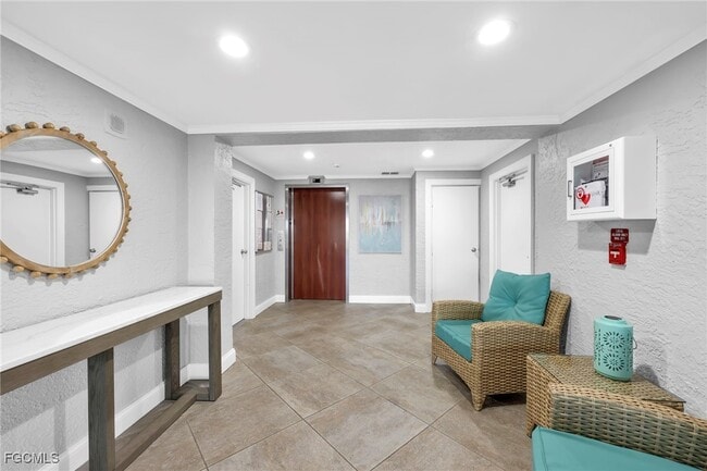 Building Photo - 2885 Palm Beach Blvd