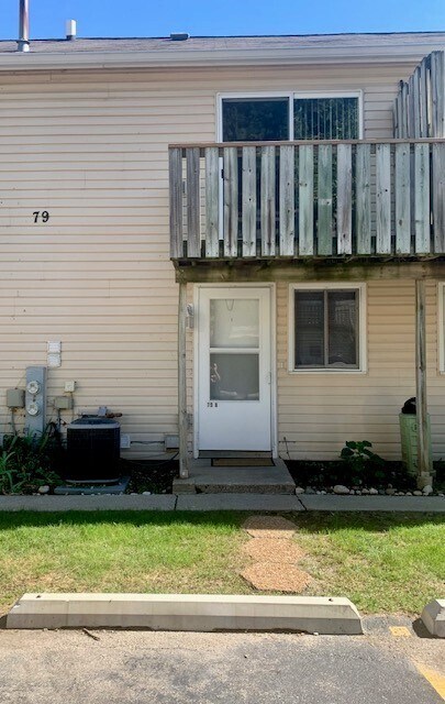 Primary Photo - 79 Maude Ave