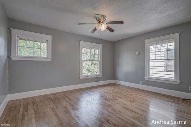 Foto del edificio - 750 College Ave SE