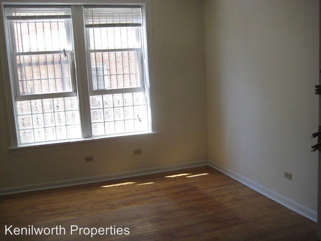 Foto del edificio - 2141 N Western Ave