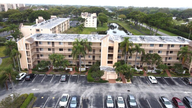 Foto del edificio - 14307 Bedford Dr