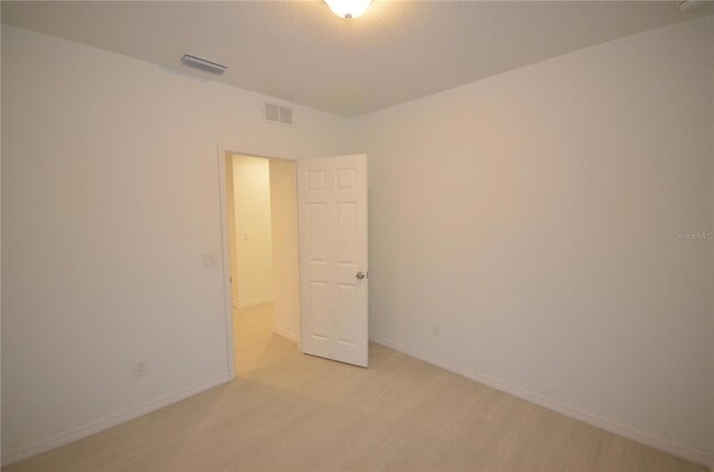Foto del edificio - 3303 Armstrong Ct