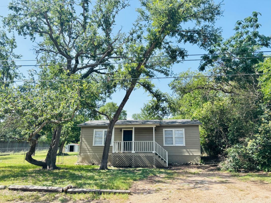 Foto del edificio - 4457 Lakeview Dr