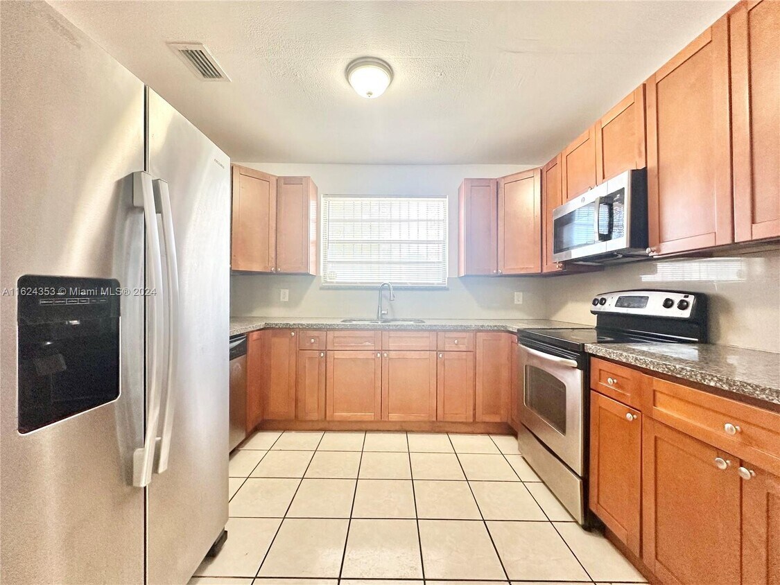 Primary Photo - 2801 SW 17th St