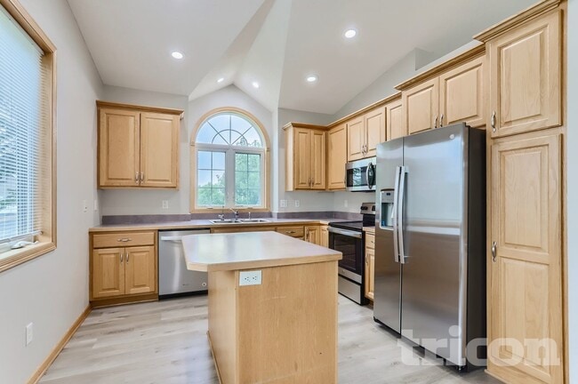 Building Photo - 1909 135th Ave NW