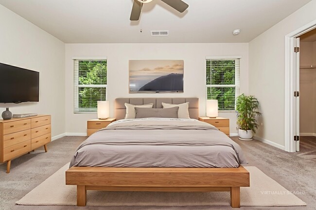 Building Photo - 3575 Saratoga Cir