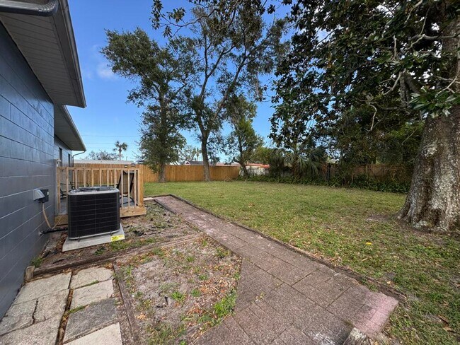 Building Photo - Charming Ormond Beach Home