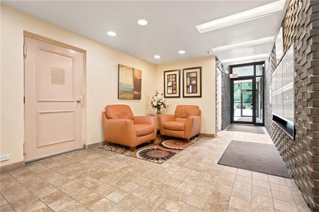 Building Photo - 5841 Morrowfield Ave