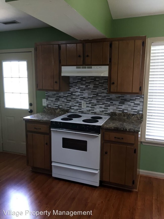 Building Photo - 206 Brittany Dr