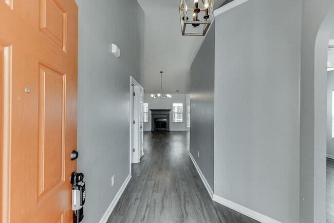 Foto del edificio - 2464 Laurelfield Dr