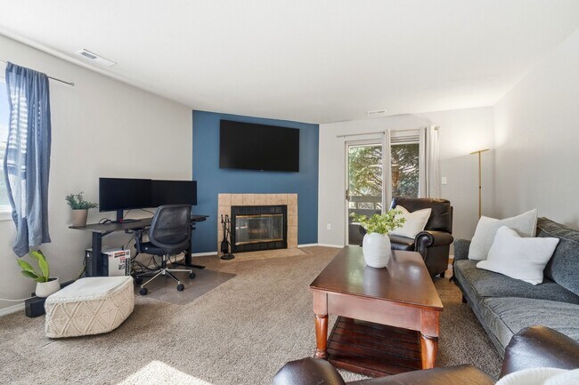 Foto del edificio - 4357 Hunting Meadows Cir