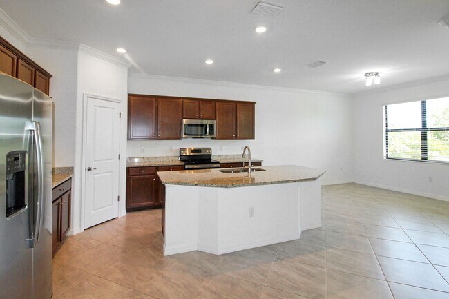 Building Photo - Sarasota National Annual Home for Rent