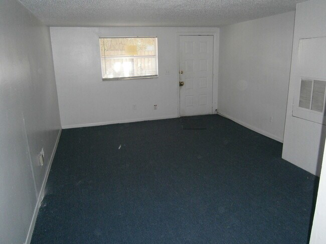 Foto del edificio - Cozy 2 Bedroom/1 Bath Duplex in Eatonville!!