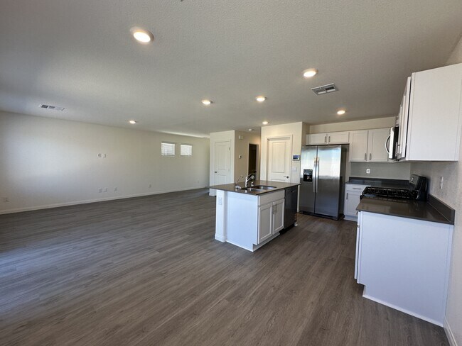 Building Photo - 10403 Luna Mezzo St