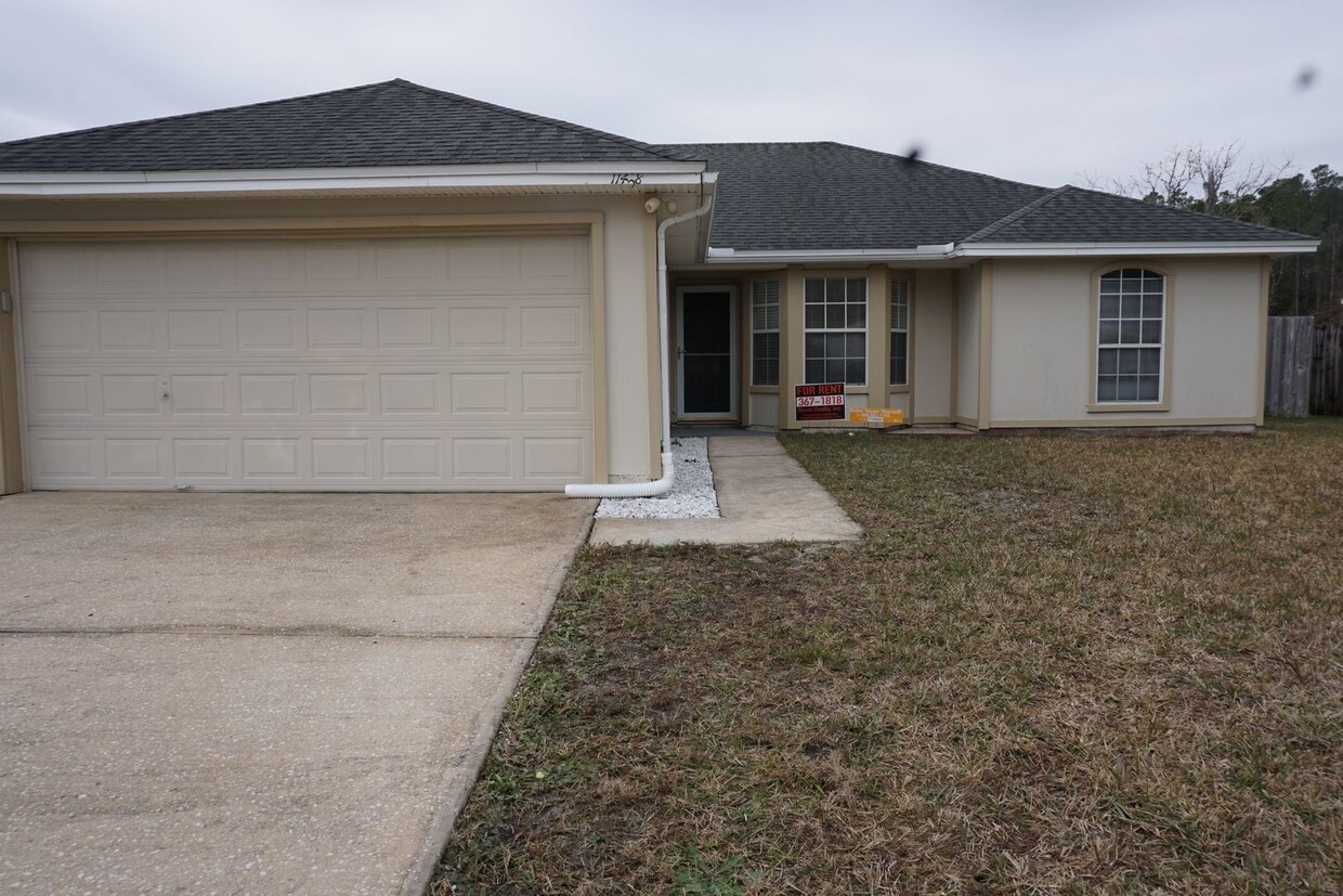 Primary Photo - 3 Bedroom Waterfront Home With Garage