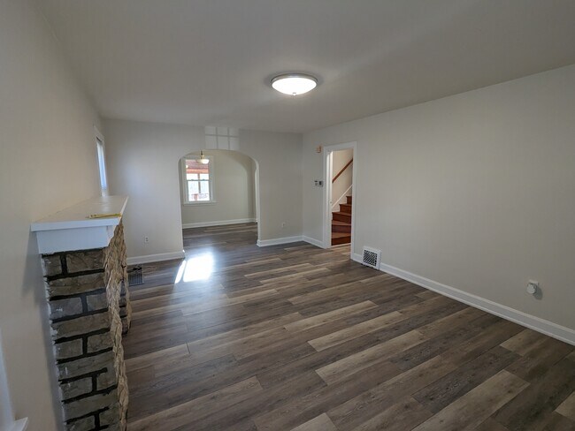 Foto del edificio - 609 Waverly St