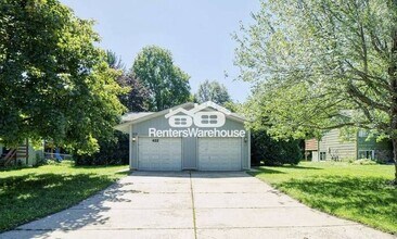 Building Photo - 420 Arion St E