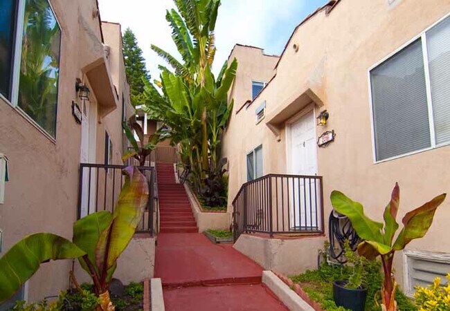 Foto del edificio - 2212 Berkeley Ave