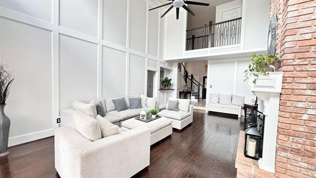 Building Photo - 1035 Flagmore Dr