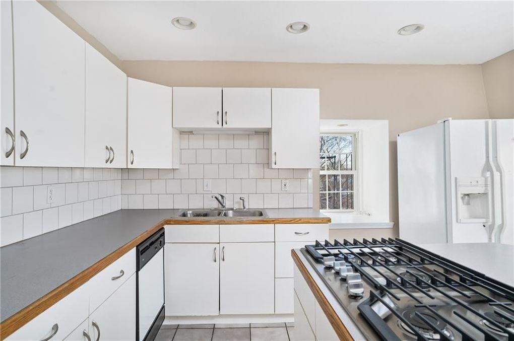 4646 Post Rd Unit 5, East Greenwich, RI 02818 Condo for Rent in East