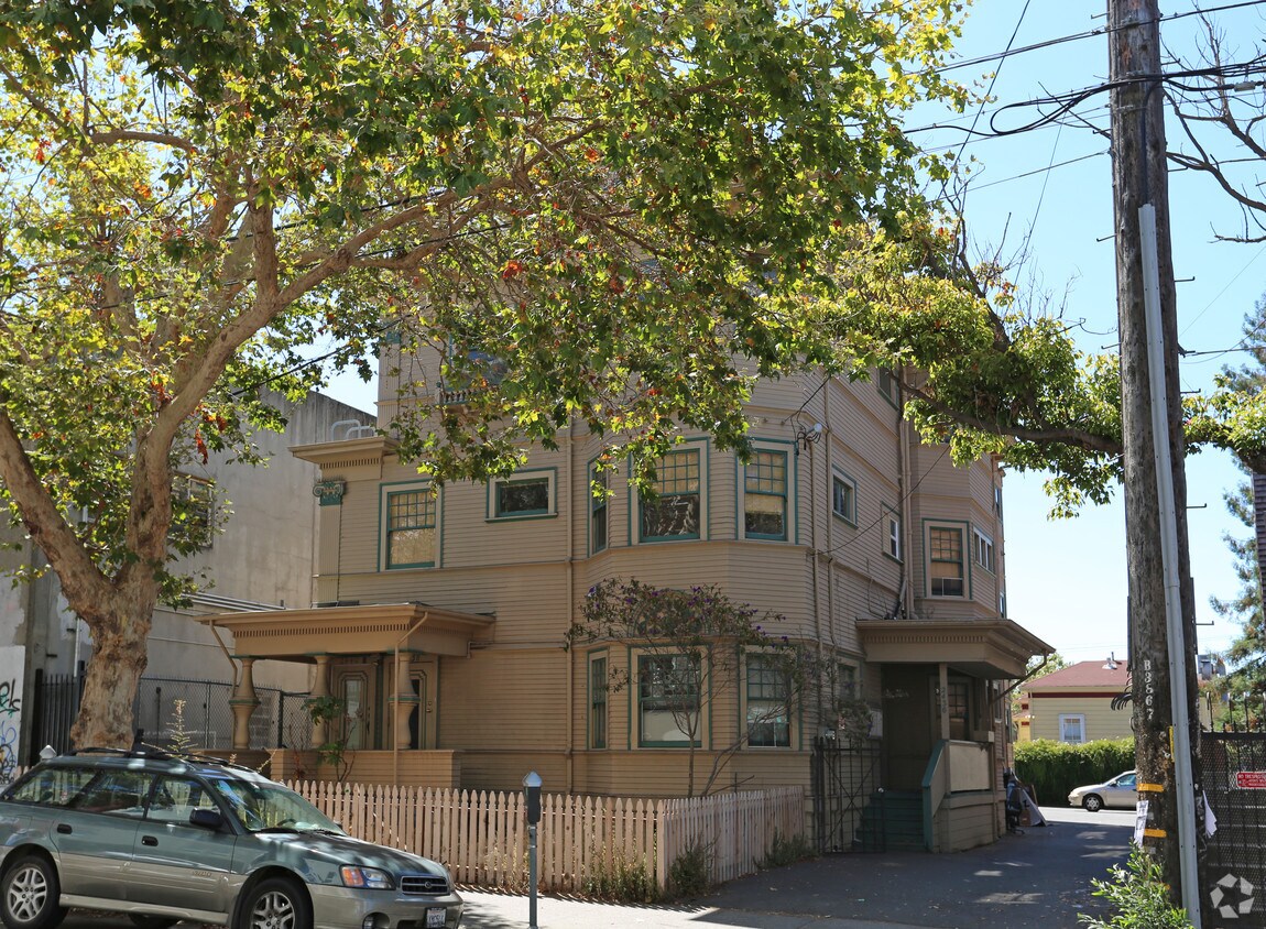 Primary Photo - 2442 Haste St