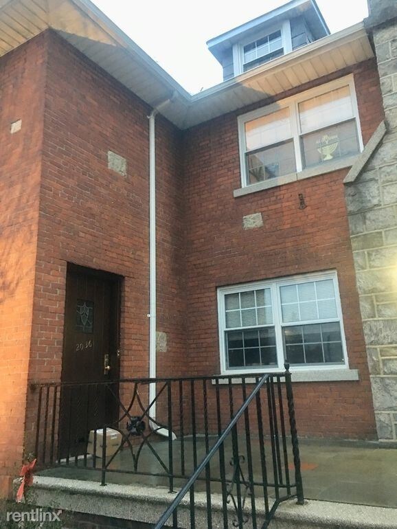 Foto del edificio - 1 br, 1 bath  - 2036 Lurting Ave