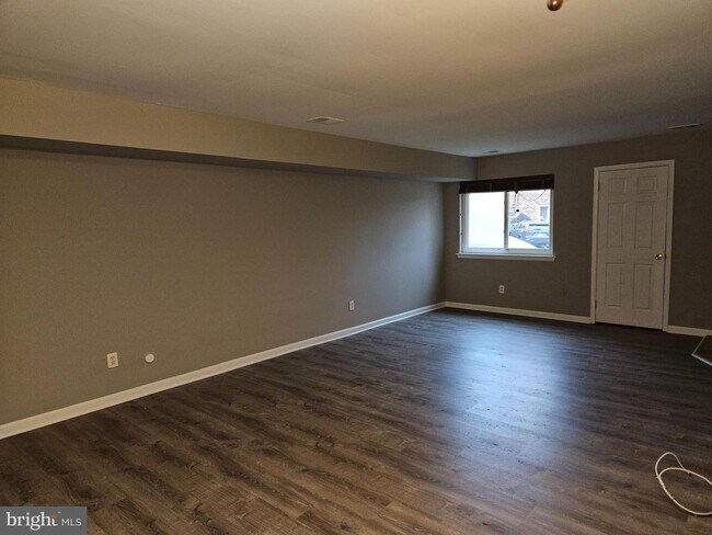 Foto del edificio - 38 Markel Rd