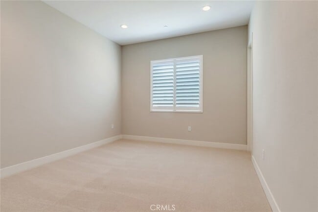 Building Photo - 6548 Canyon Oaks Dr