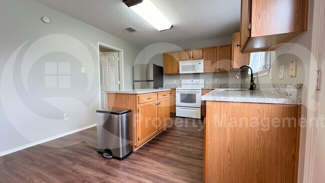 Foto del edificio - 1582 Brookstone Dr