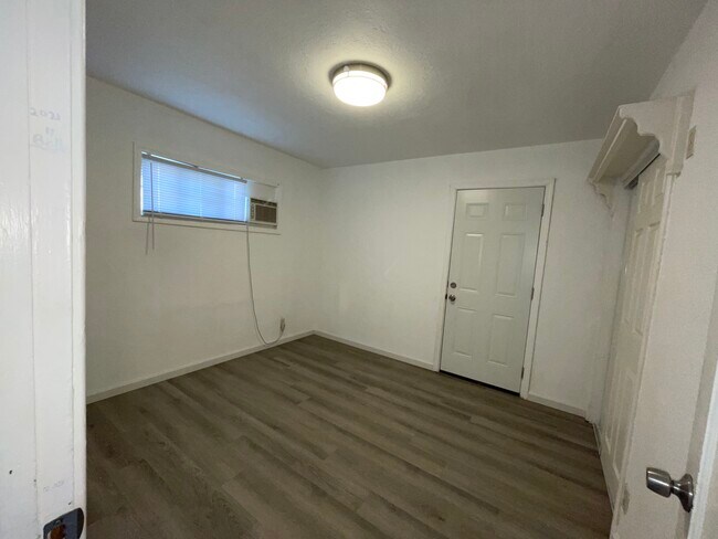 Building Photo - 3617 Willow St