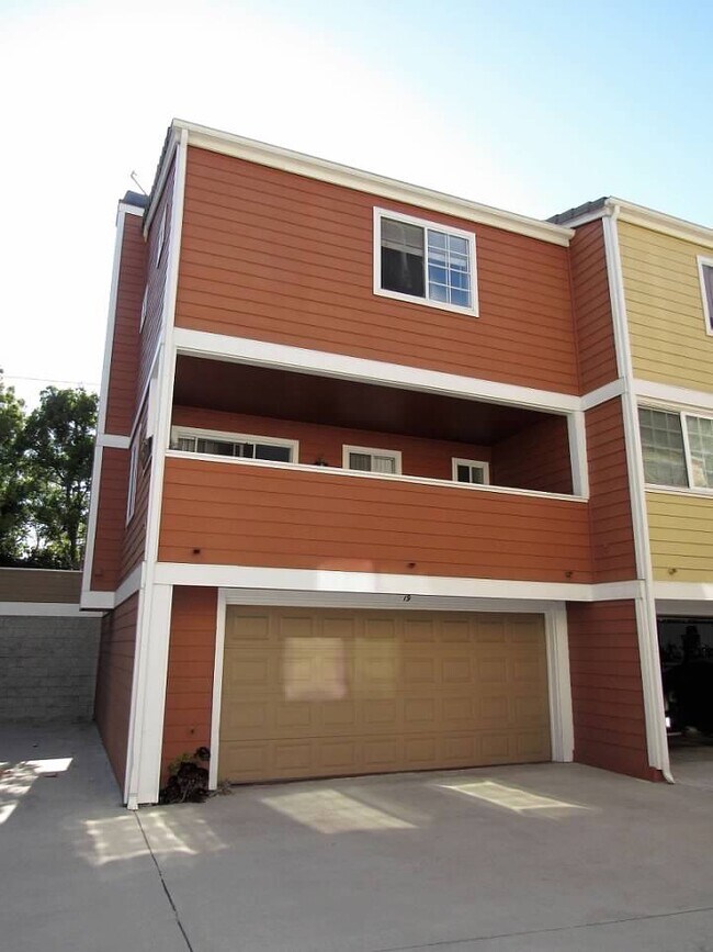 410 W 220th St, Carson, CA 90745 Townhome Rentals in Carson CA