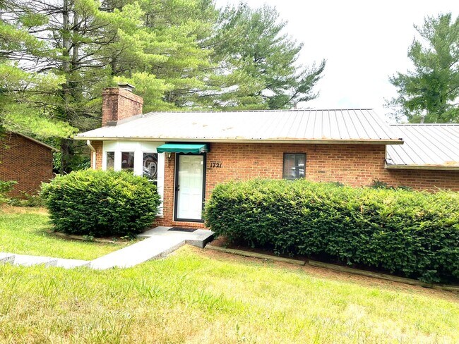 Foto del edificio - 1721 Todd Dr