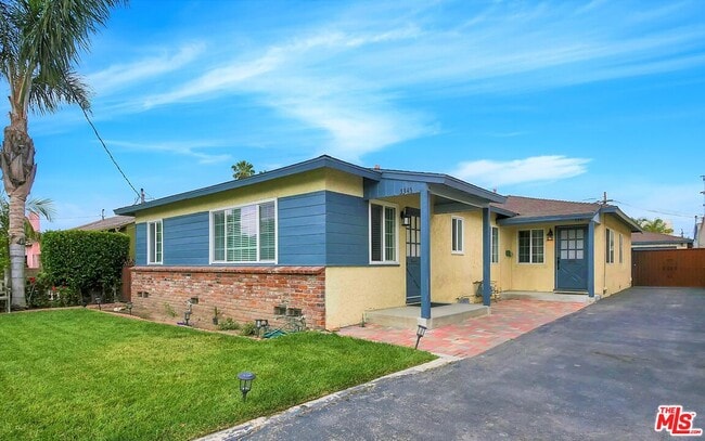 Foto del edificio - 5341 Strohm Ave
