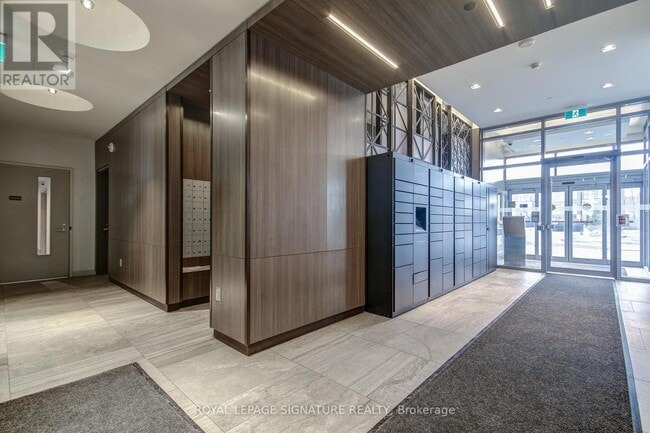 Photo du bâtiment - 2550 Eglinton Ave W