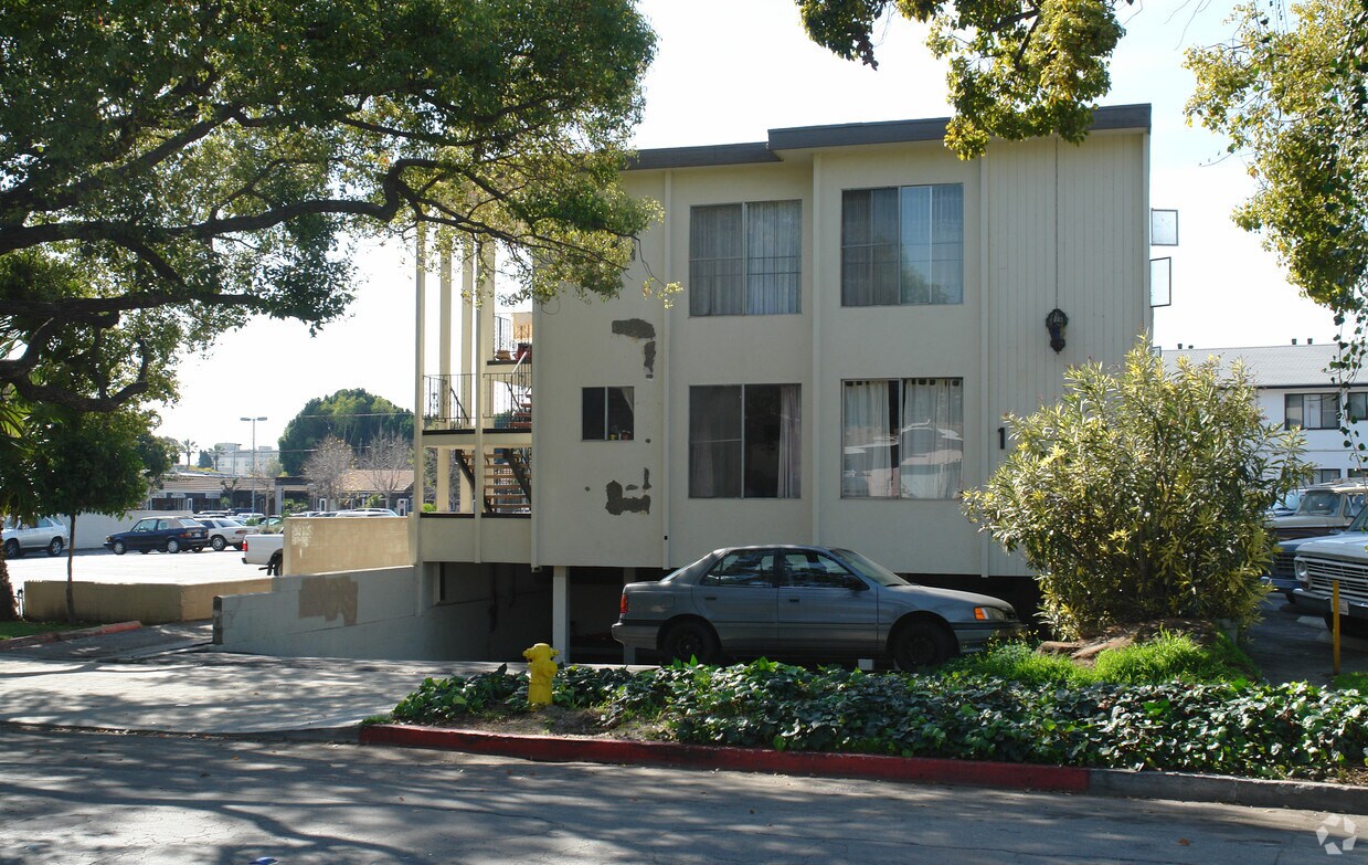 Building Photo - 1225 Mariposa St