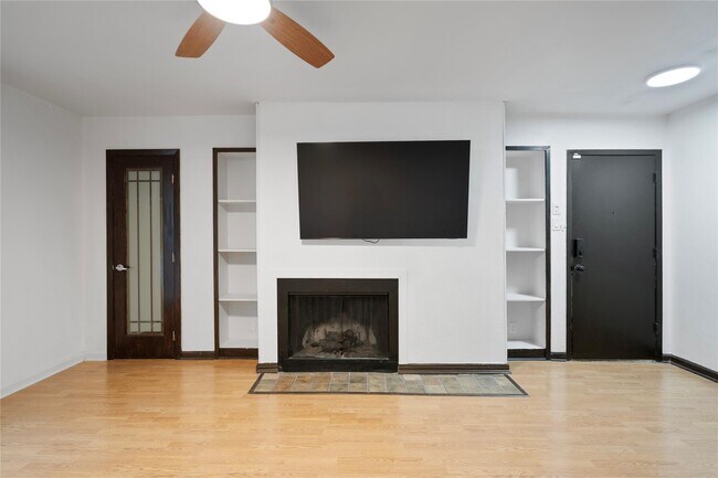 Foto del edificio - 5218 Fleetwood Oaks Ave