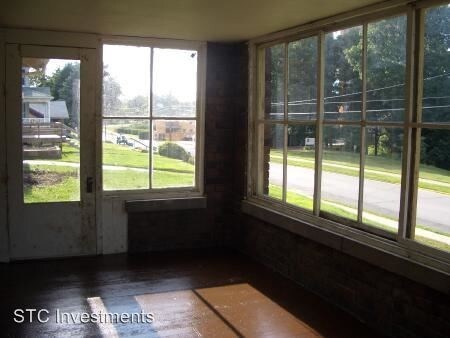 Foto del edificio - 3 br, 1 bath House - 533 W. Adams