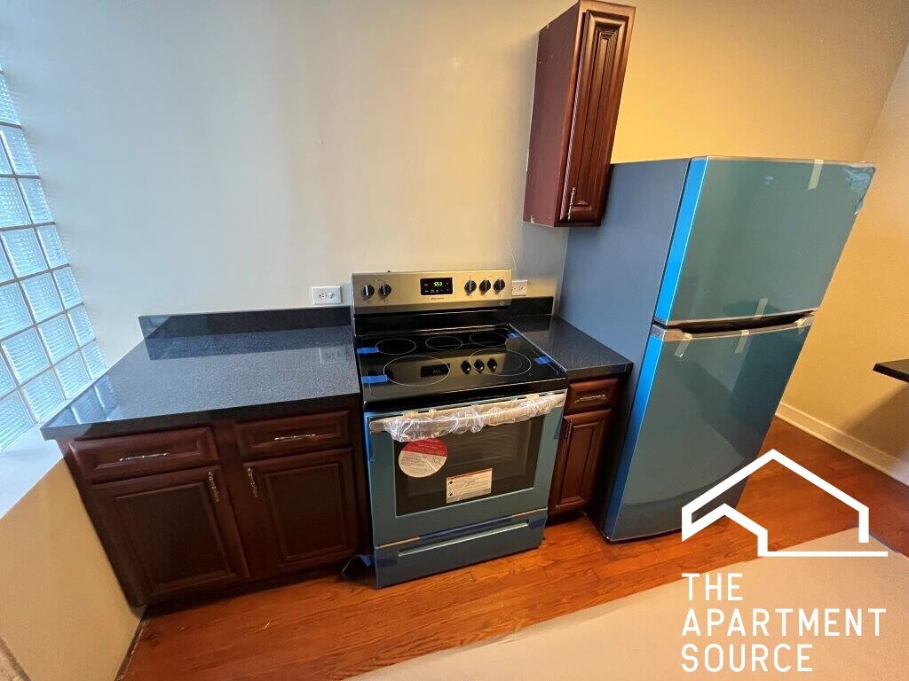 Primary Photo - 2838 W Addison St